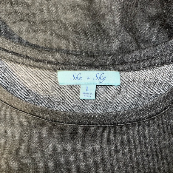 She & Sky Tunic. Size Large. - Picture 6 of 6